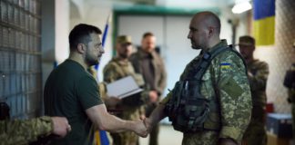 Володимир Зеленський відвідав позиції українських військ у районі Бахмута та Лисичанська