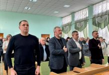 Заступник голови Хмельницької РДА Вадим Штойко привітав та нагородив почесними грамотами Хмельницької РВА волонтерів Летичівської громади